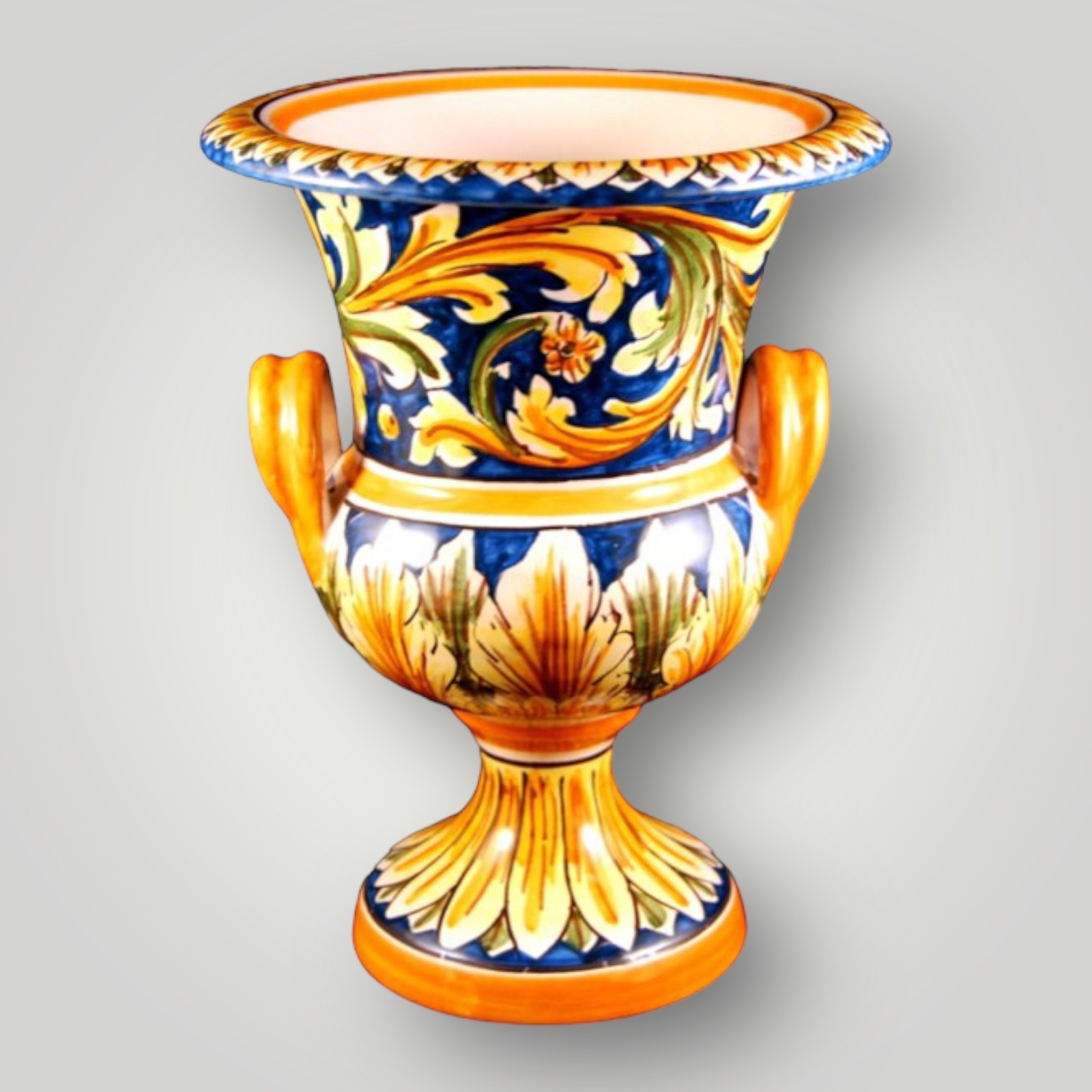 Vaso stile Impero dec. Ornato in ceramica di Caltagirone