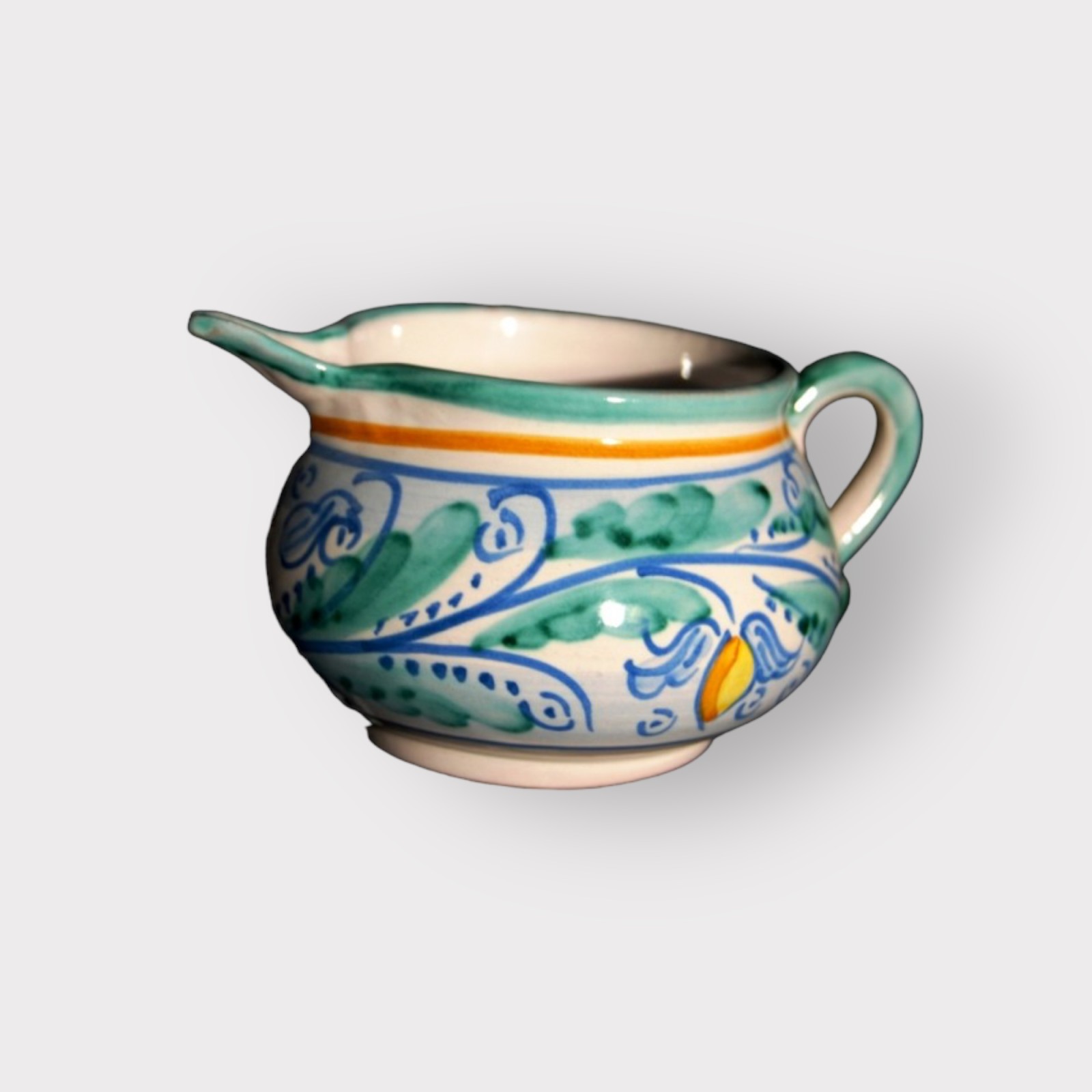 Lattiera in ceramica di Caltagirone