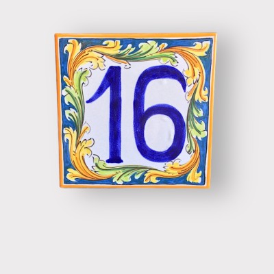 Numero civico in ceramica di Caltagirone