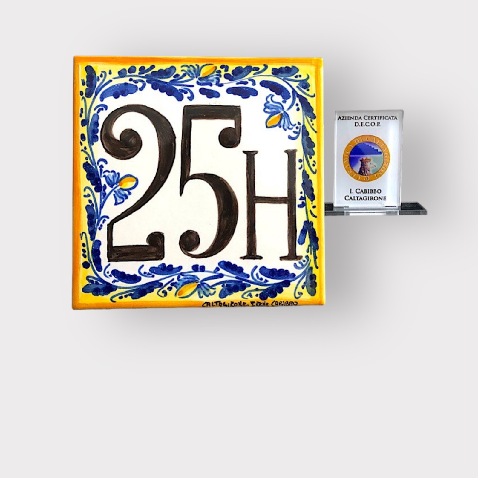 Numero civico in ceramica di Caltagirone