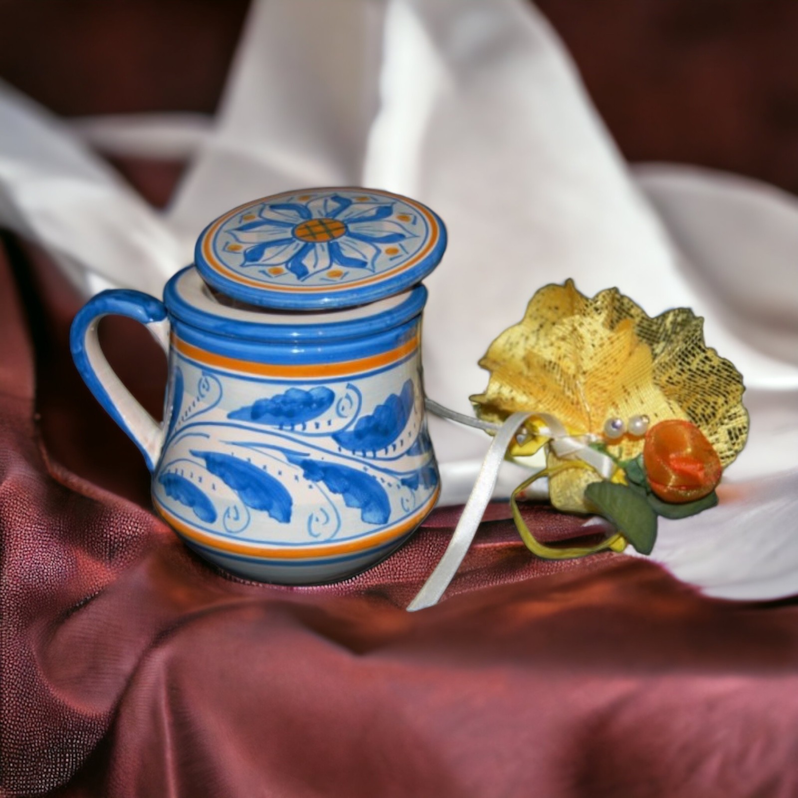 Tisaniera in ceramica di Caltagirone