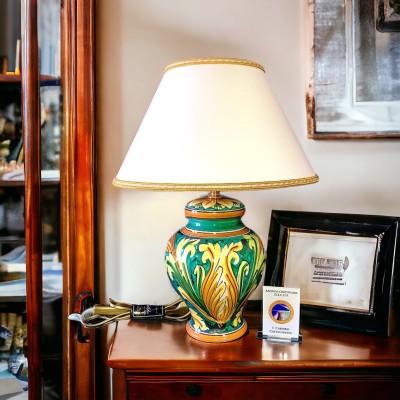 Lume Ornato Verde in Ceramica di Caltagirone