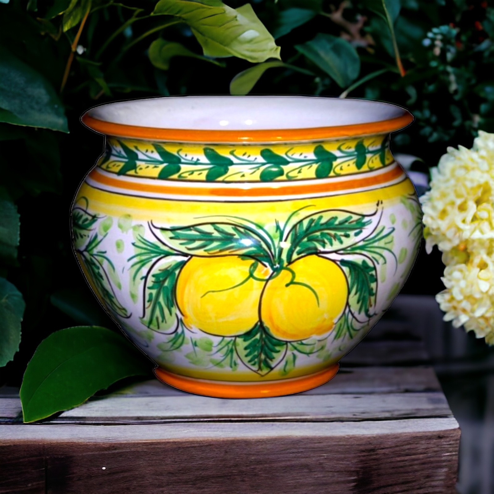 Portavasi decoro limoni in ceramica di Caltagirone