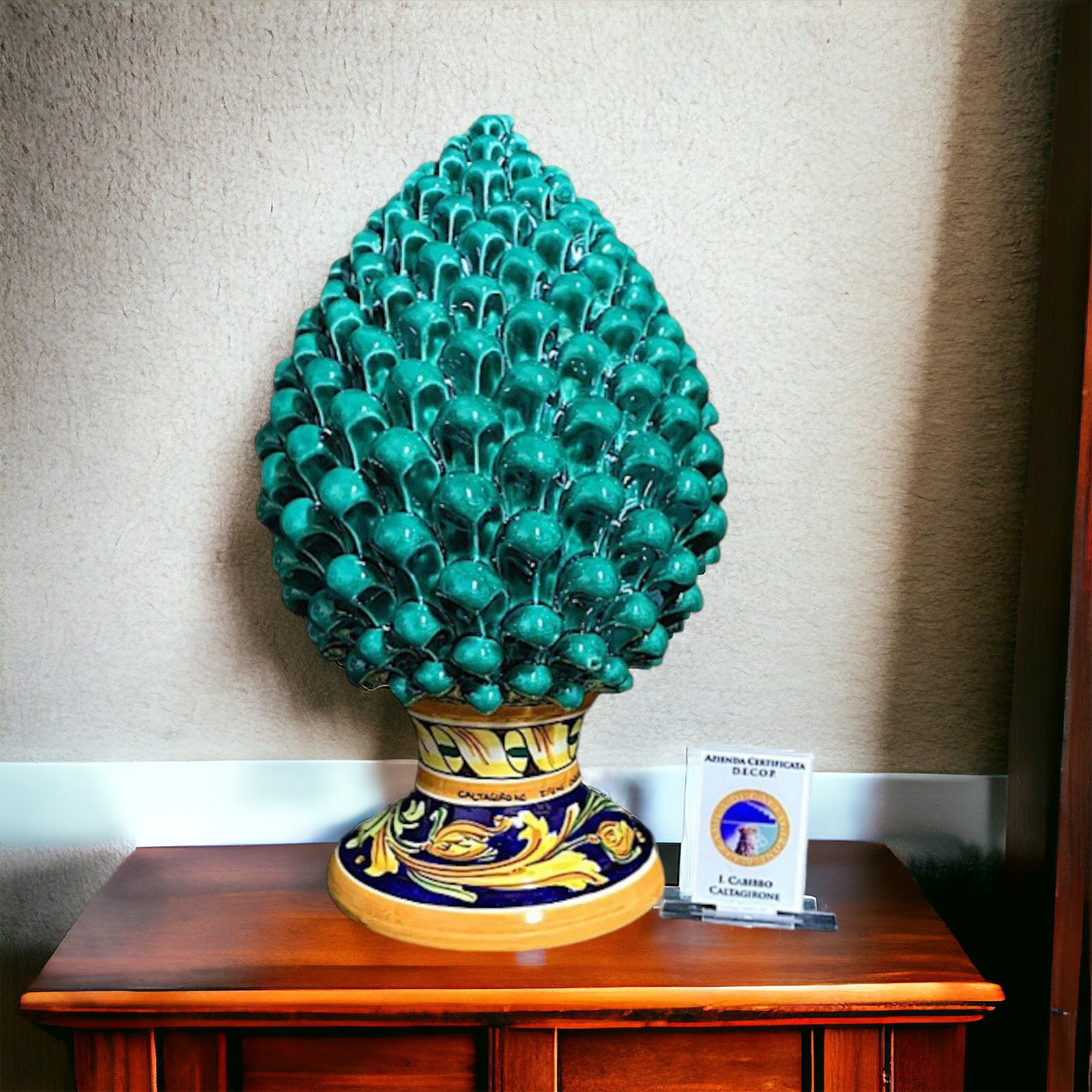Pigna h.30 cm dec. Ornato in ceramica di Caltagirone