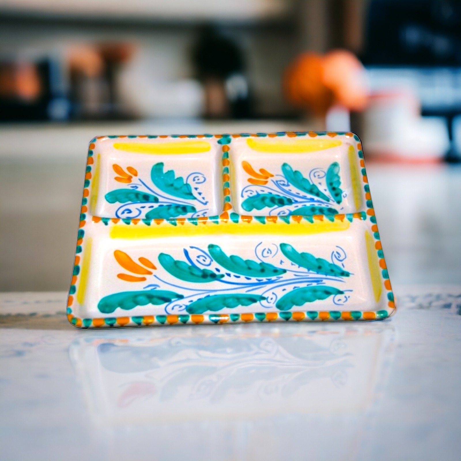 Antipastiera in ceramica di Caltagirone