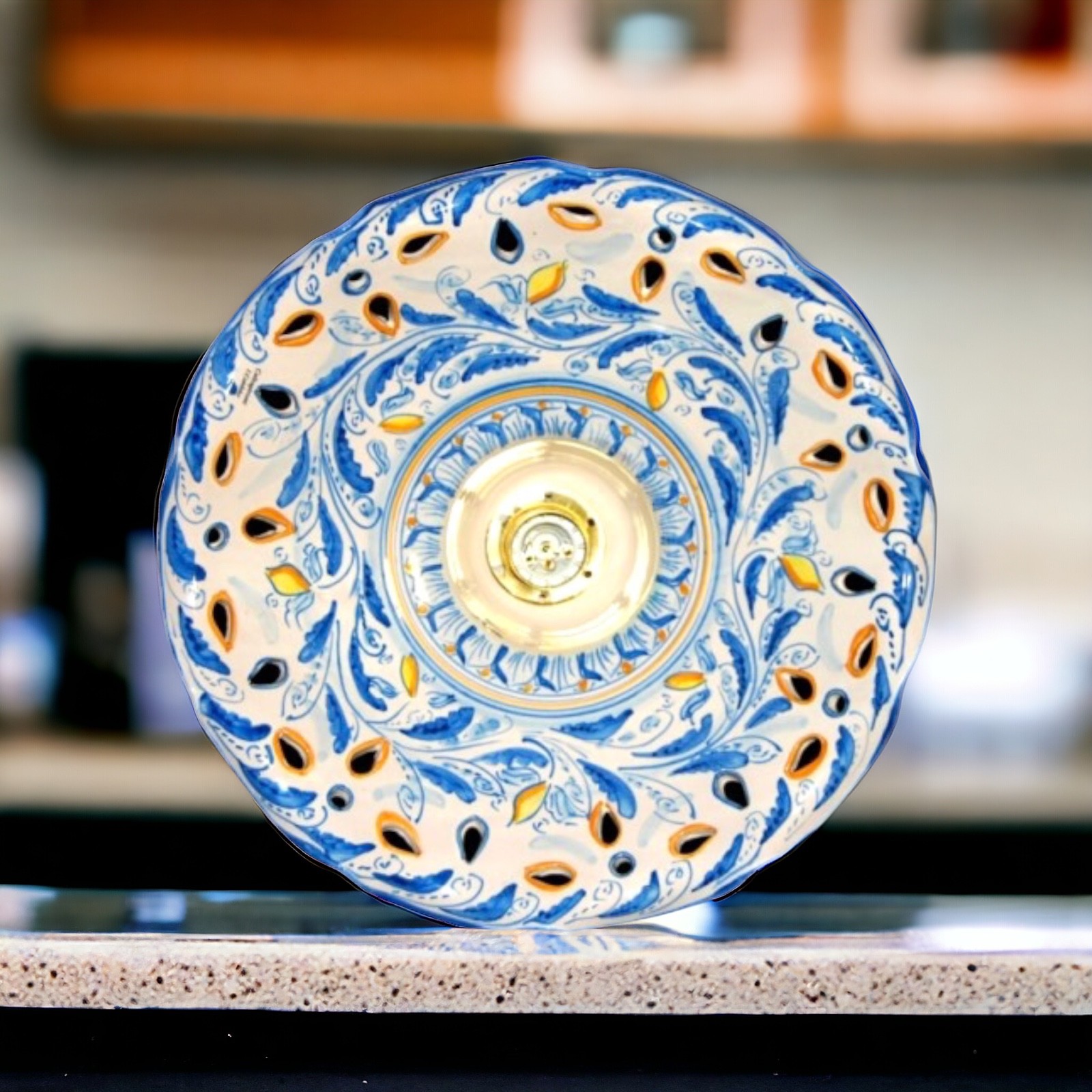 Lampadario d.37 traforato decoro '600 in ceramica di Caltagirone