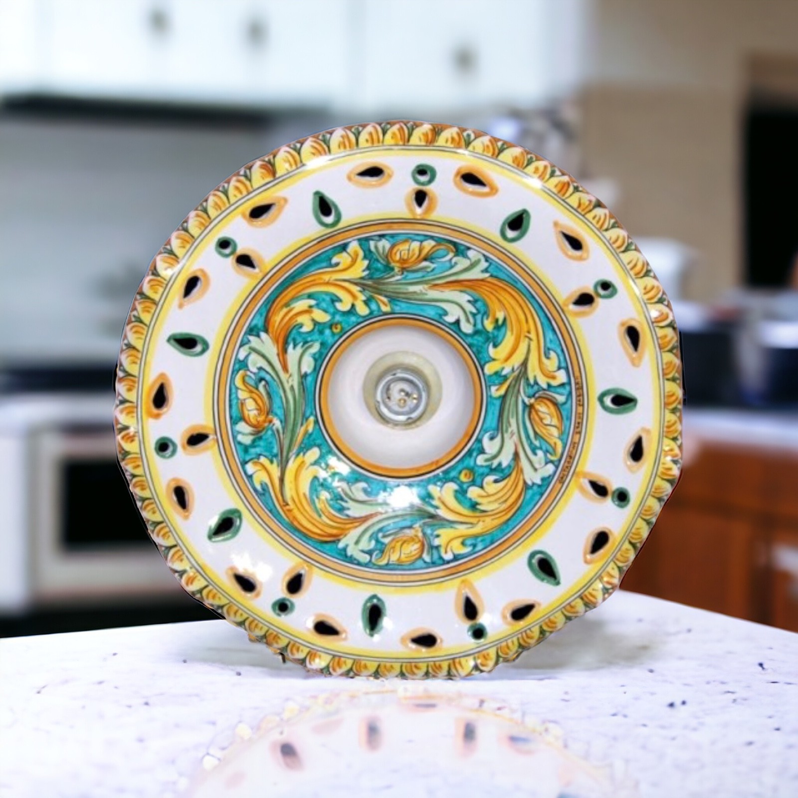 Lampadario traforato decoro ornato in ceramica di Caltagirone