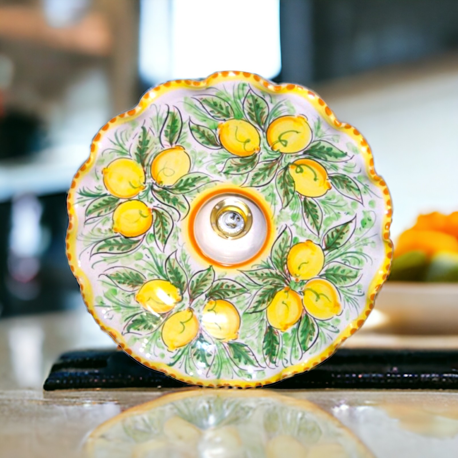 Lampadario decoro limoni in ceramica di Caltagirone
