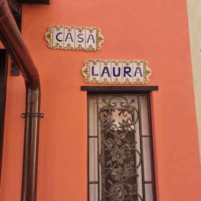 Lettere assortite in ceramica Caltagirone.