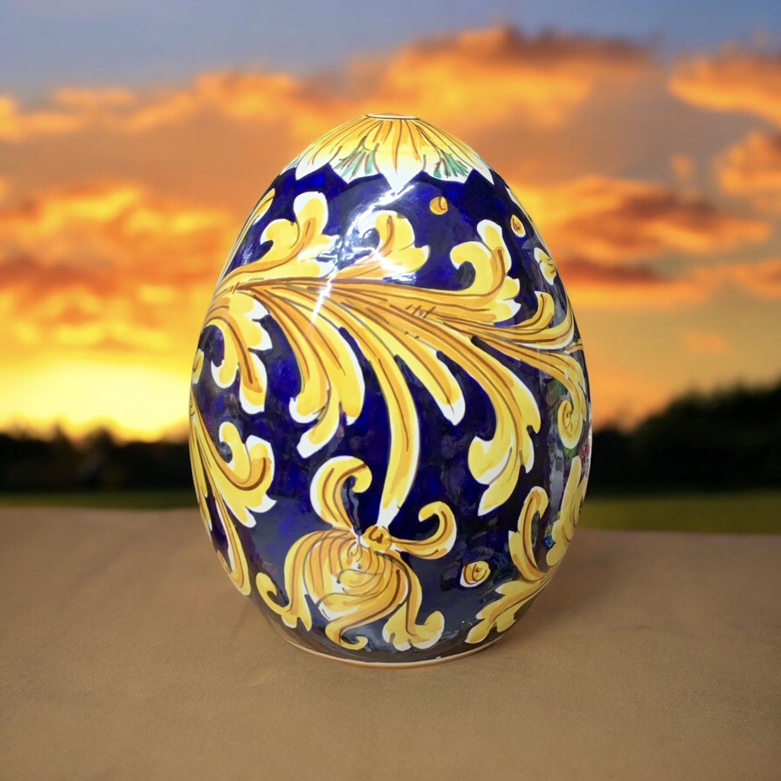 Uovo di Pasqua in ceramica h.25 dec. Ornato in Ceramica di Caltagirone