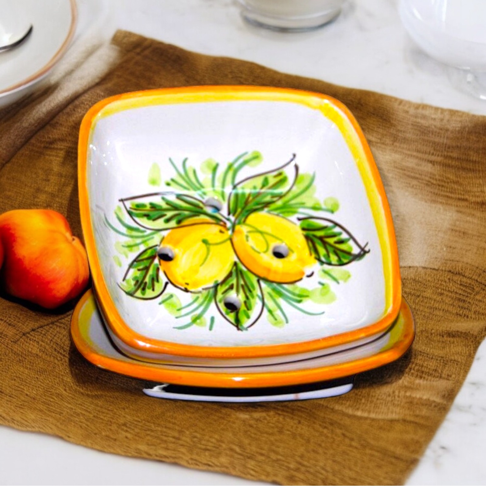 Scola mozzarelle in ceramica di Caltagirone