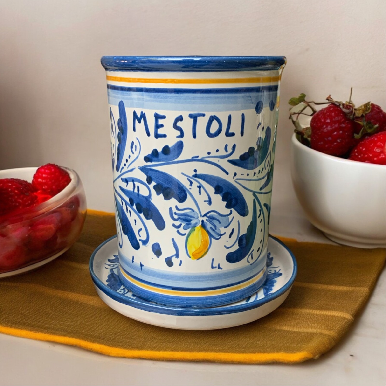 Scolaposate/Portamestoli dec. '600 in ceramica di Caltagirone