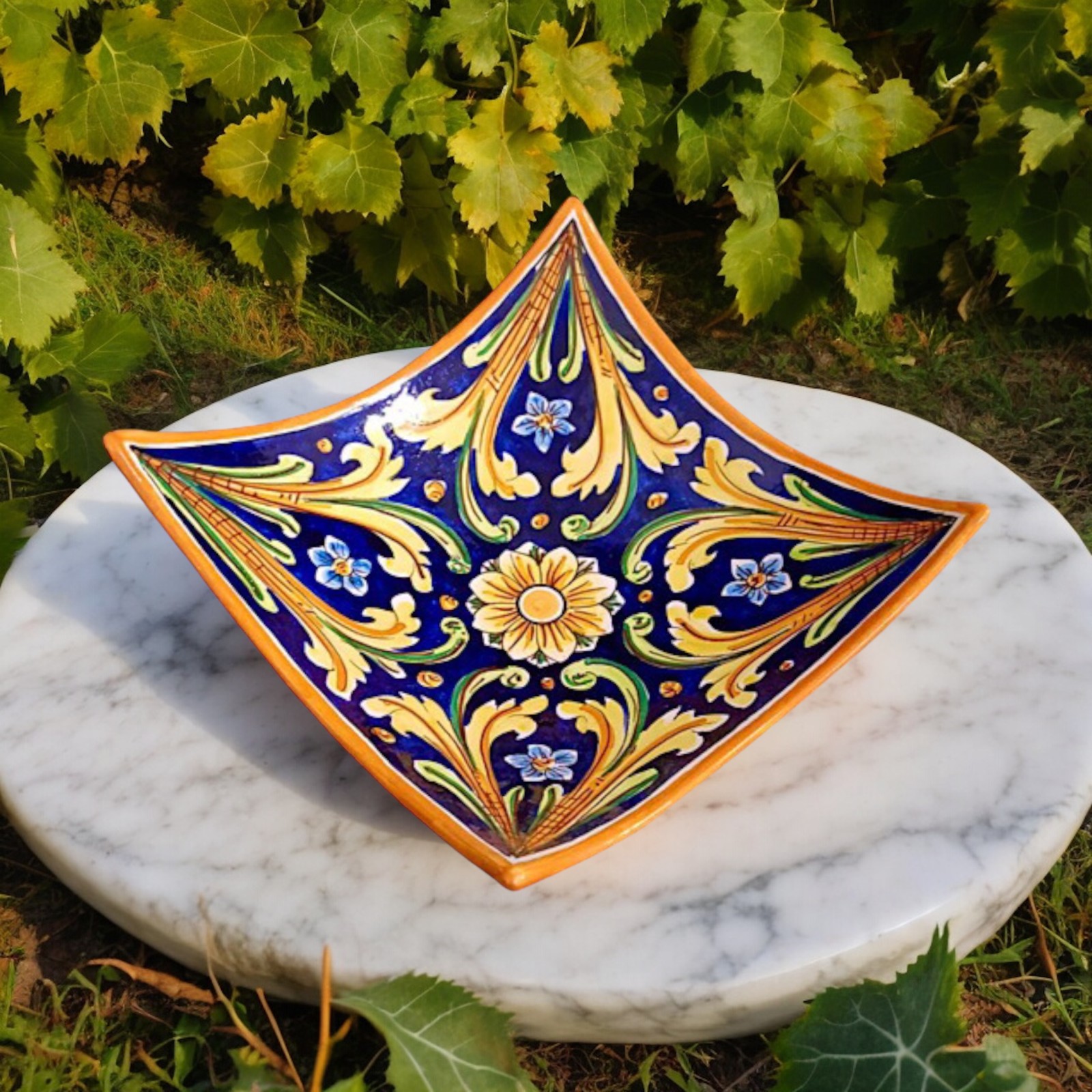 Centrotavola dec. Ornato originale in ceramica di Caltagirone