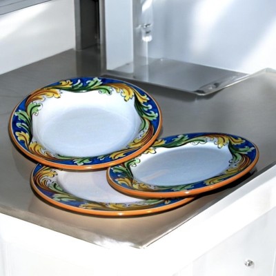 Servizio piatti dec. Ornato in ceramica di Caltagirone