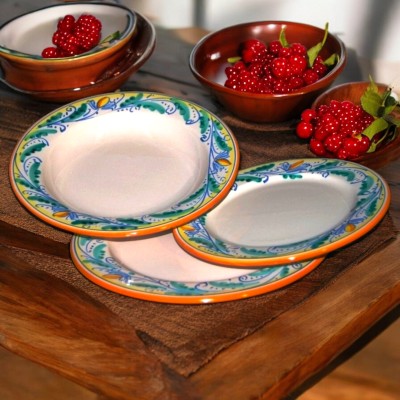 Servizio di piatti dec. '600 in ceramica di Caltagirone
