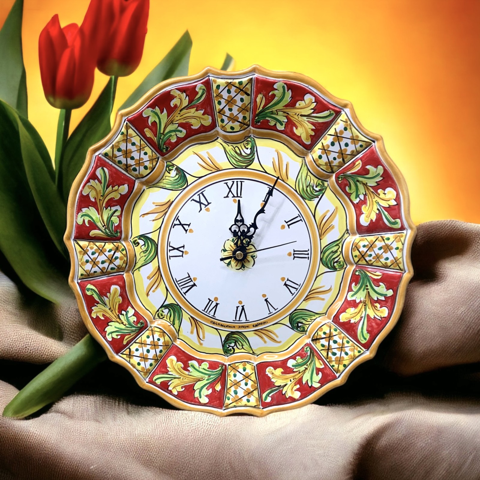 Orologio decoro Ornato del '700 in ceramica di Caltagirone