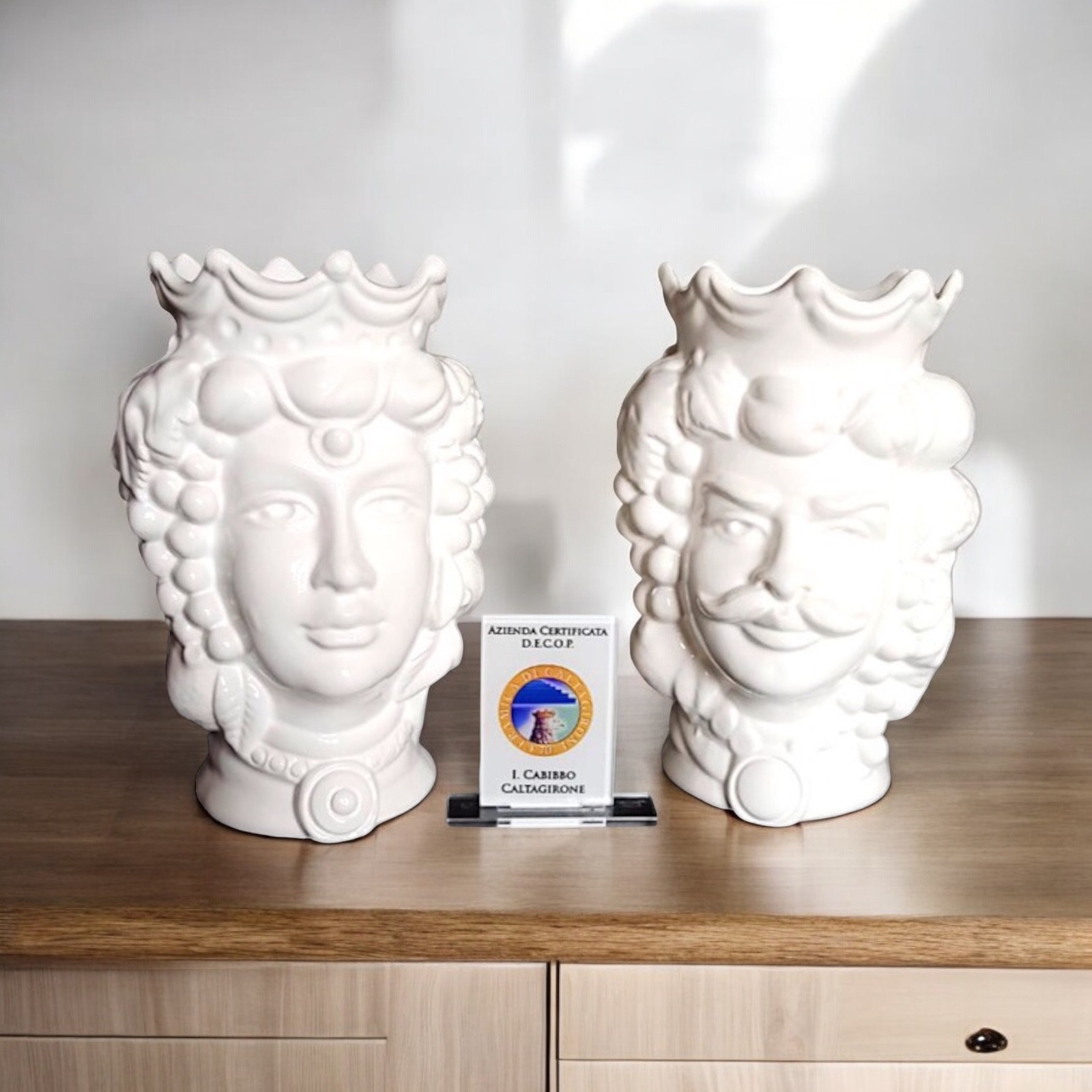 Coppia teste di moro bianco candido H.19 in ceramica di Caltagirone.