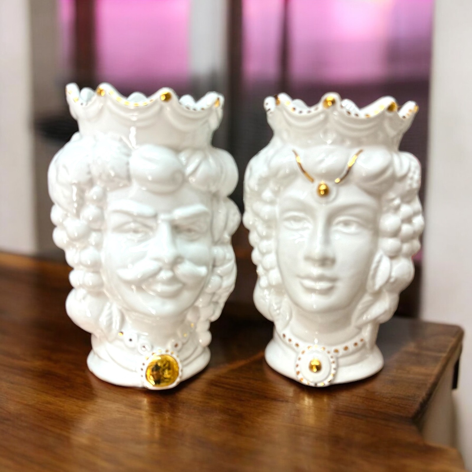 Coppia teste di moro bianche e oro H.19 in ceramica di Caltagirone.