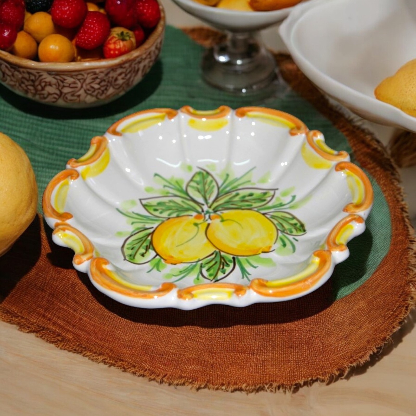 Ciotola Barocca decoro Limoni in ceramica di Caltagirone