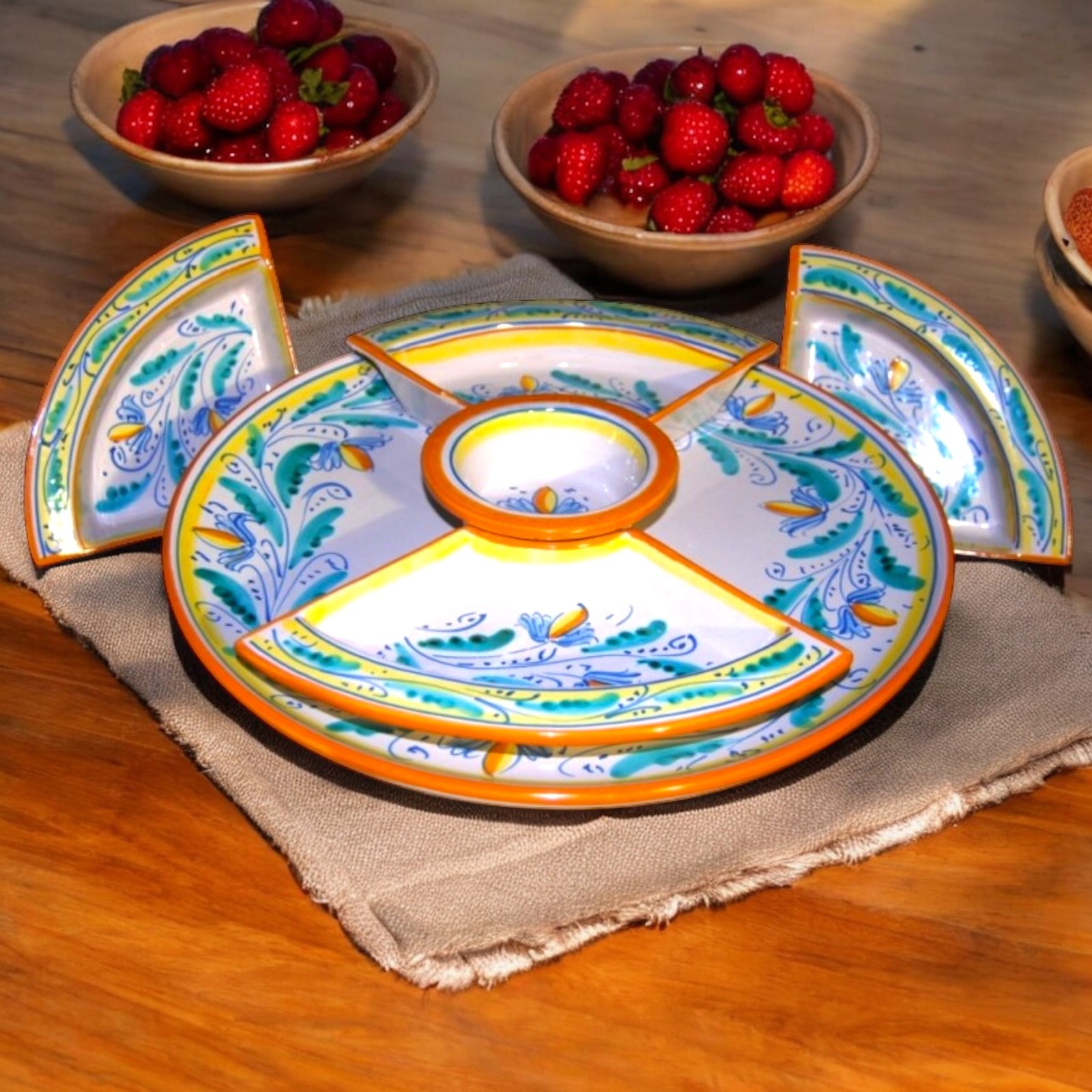 Antipastiera in ceramica di Caltagirone