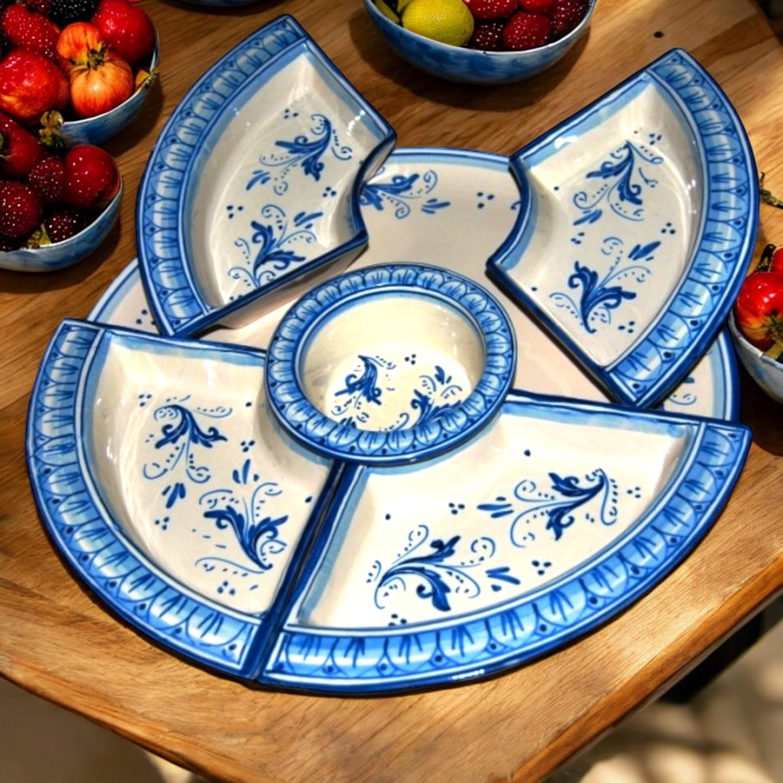 Antipastiera in ceramica di Caltagirone