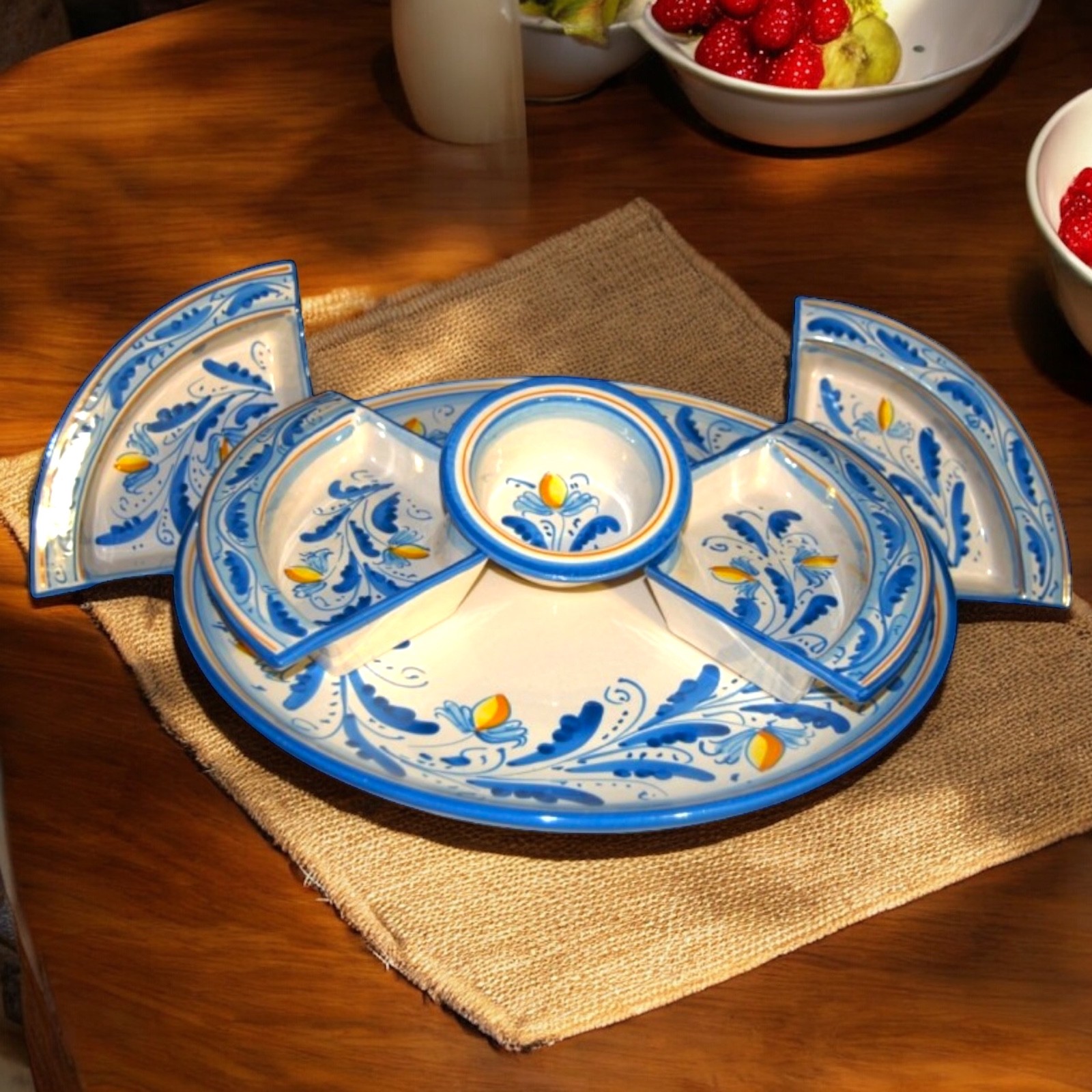 Antipastiera decoro '600 in ceramica di Caltagirone