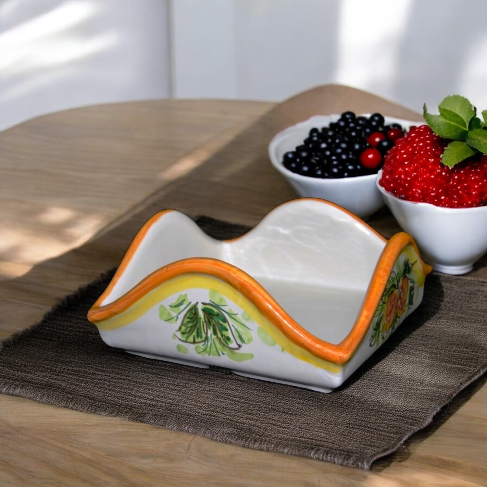Portatovaglioli dec. Melograno in ceramica di Caltagirone
