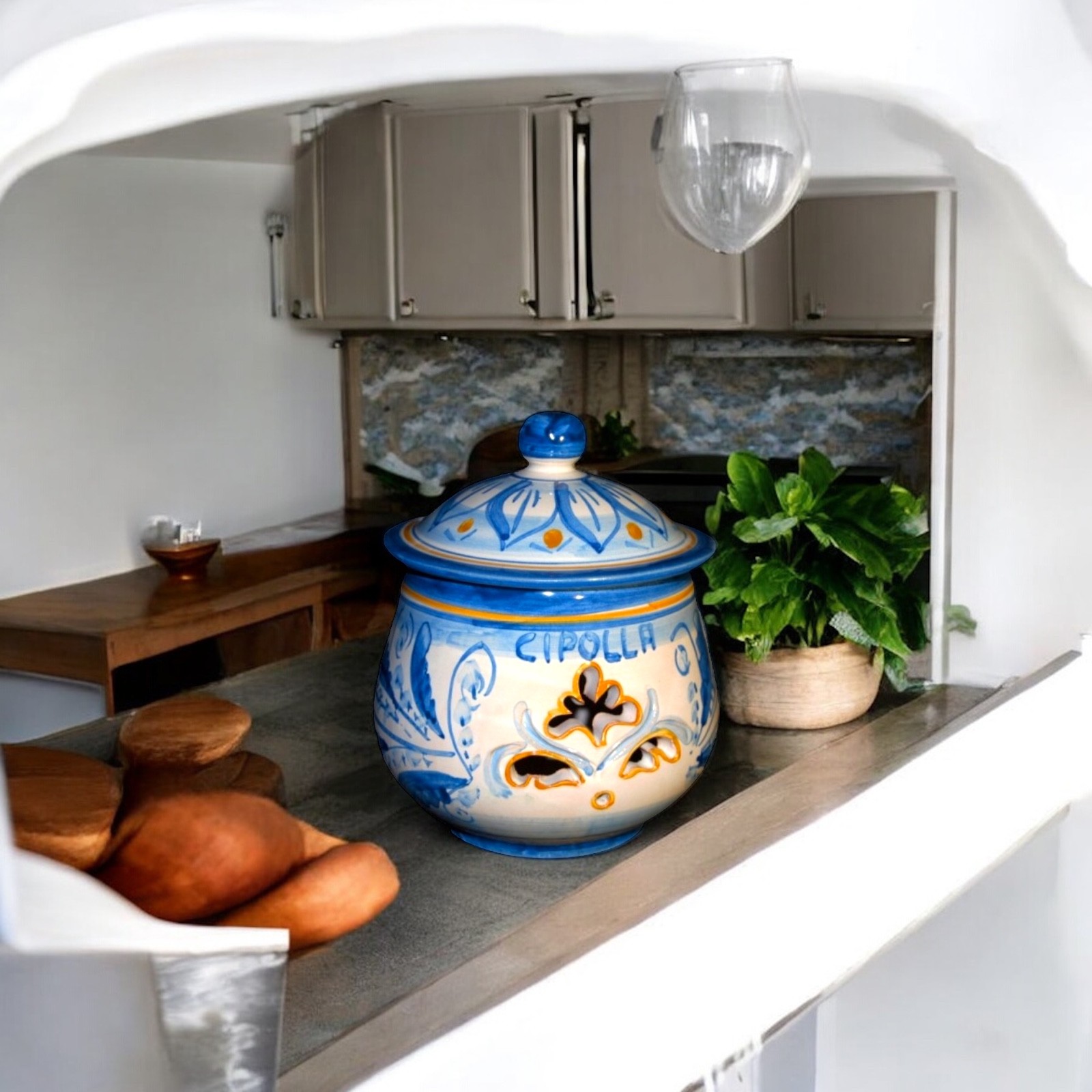 Porta cipolla dec. '600 in ceramica di Caltagirone