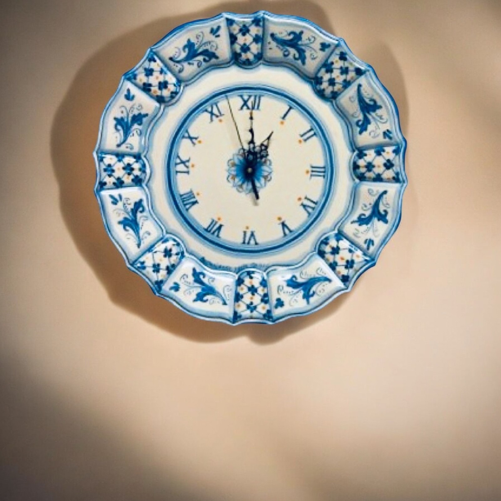 Orologio Barocco in ceramica di Caltagirone