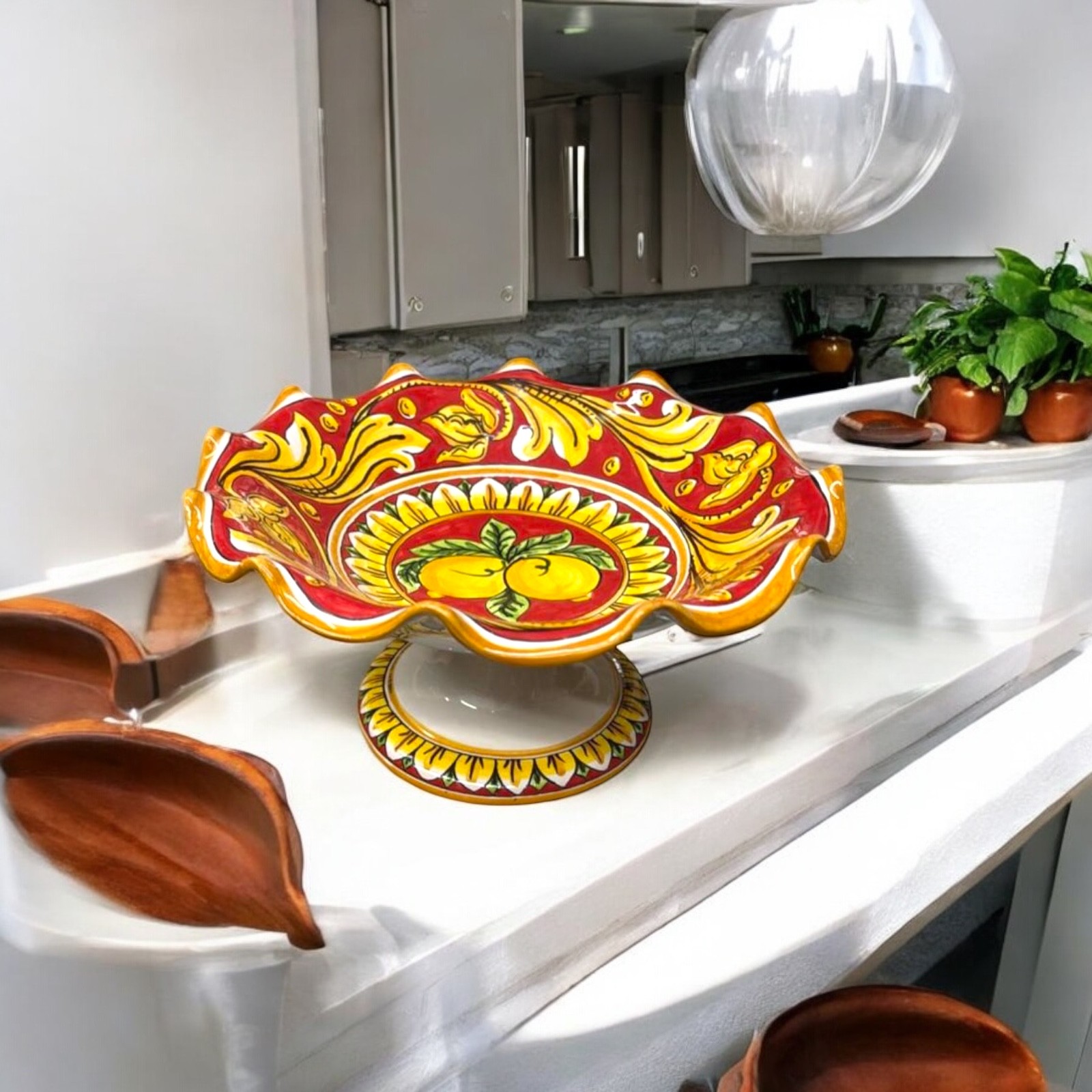 Centrotavola / alzata dec. Ornato in ceramica di Caltagirone