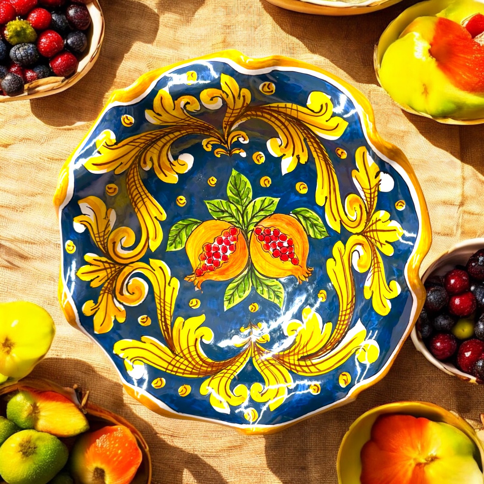 Centrotavola Ornato in ceramica di Caltagirone