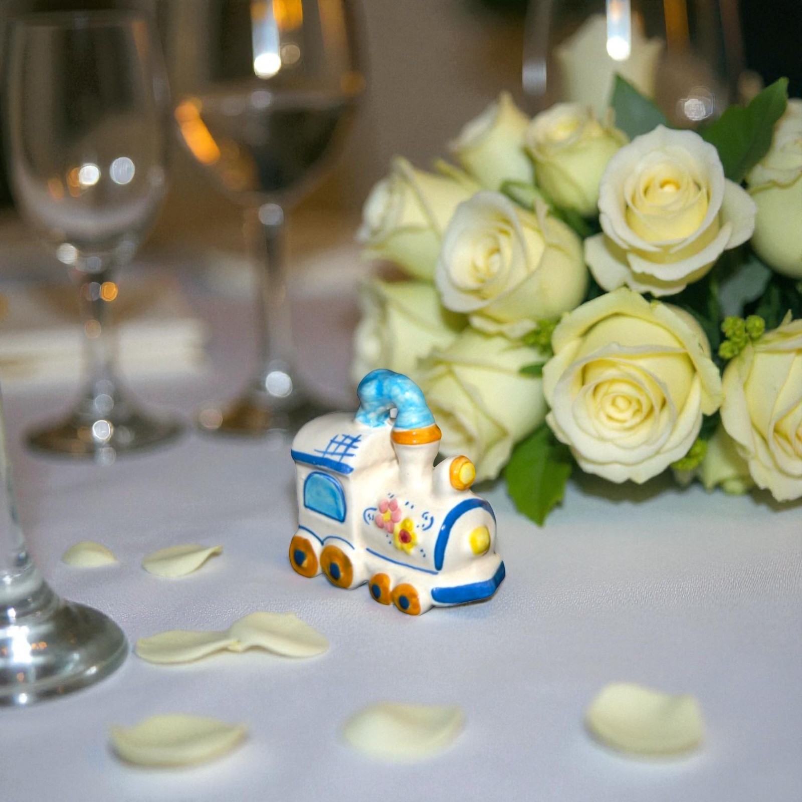 Trenino con magnete in ceramica di Caltagirone