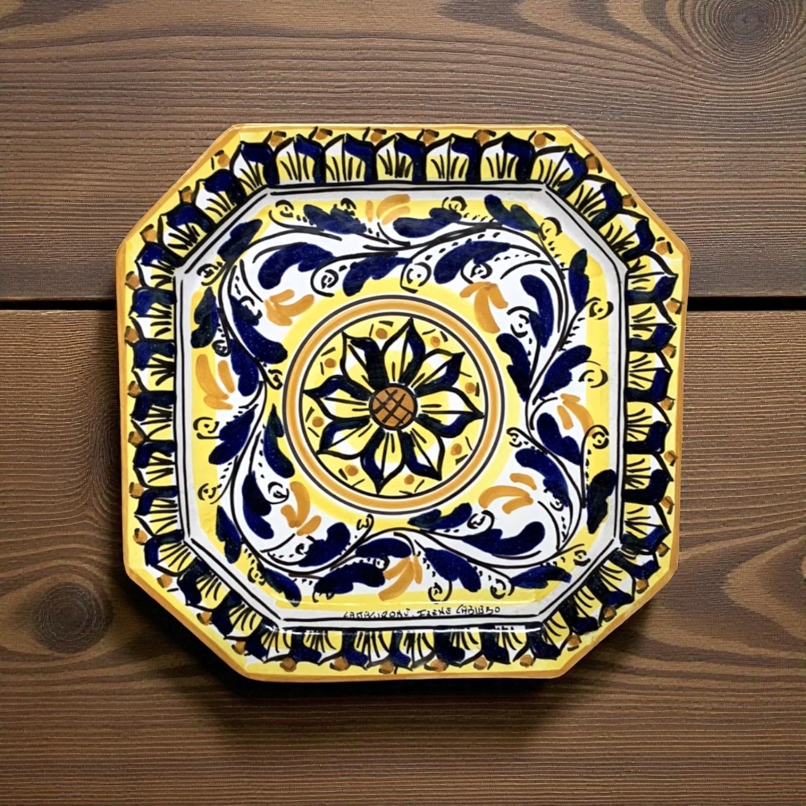 Piatto in ceramica di Caltagirone