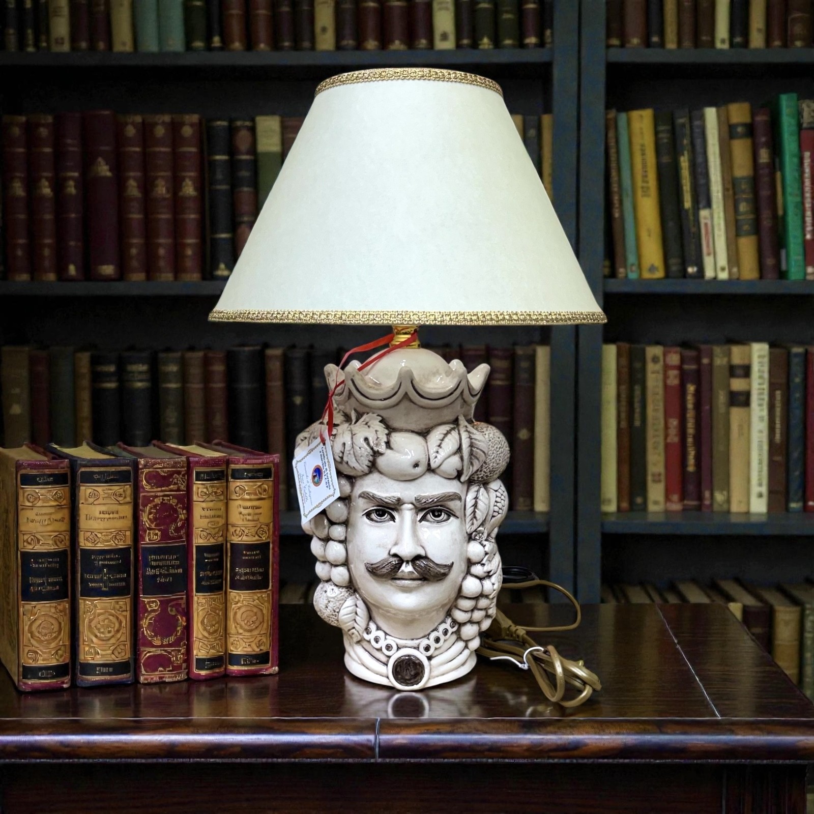 Lume a testa di moro in ceramica di Caltagirone