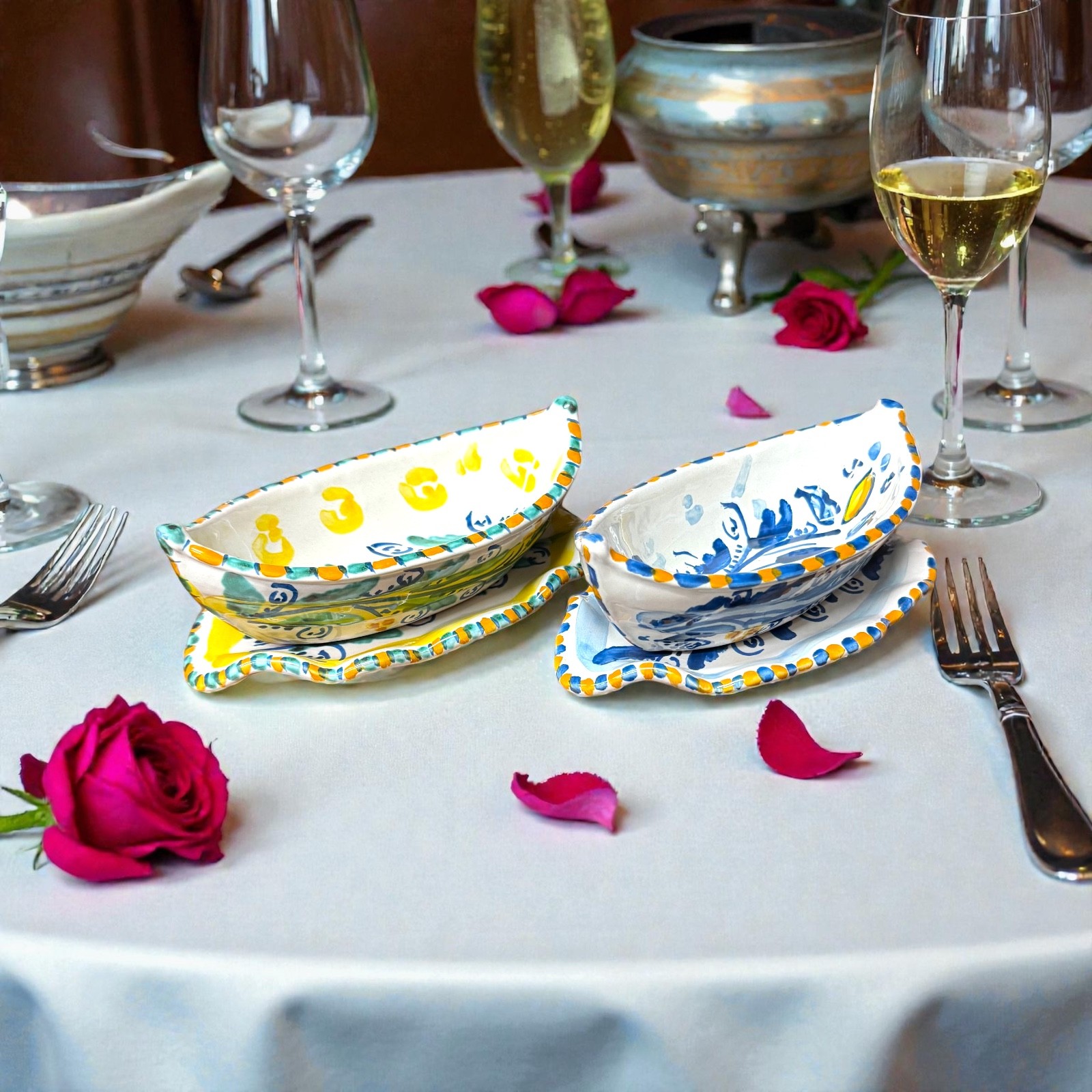 Antipastiera a barca in ceramica di Caltagirone