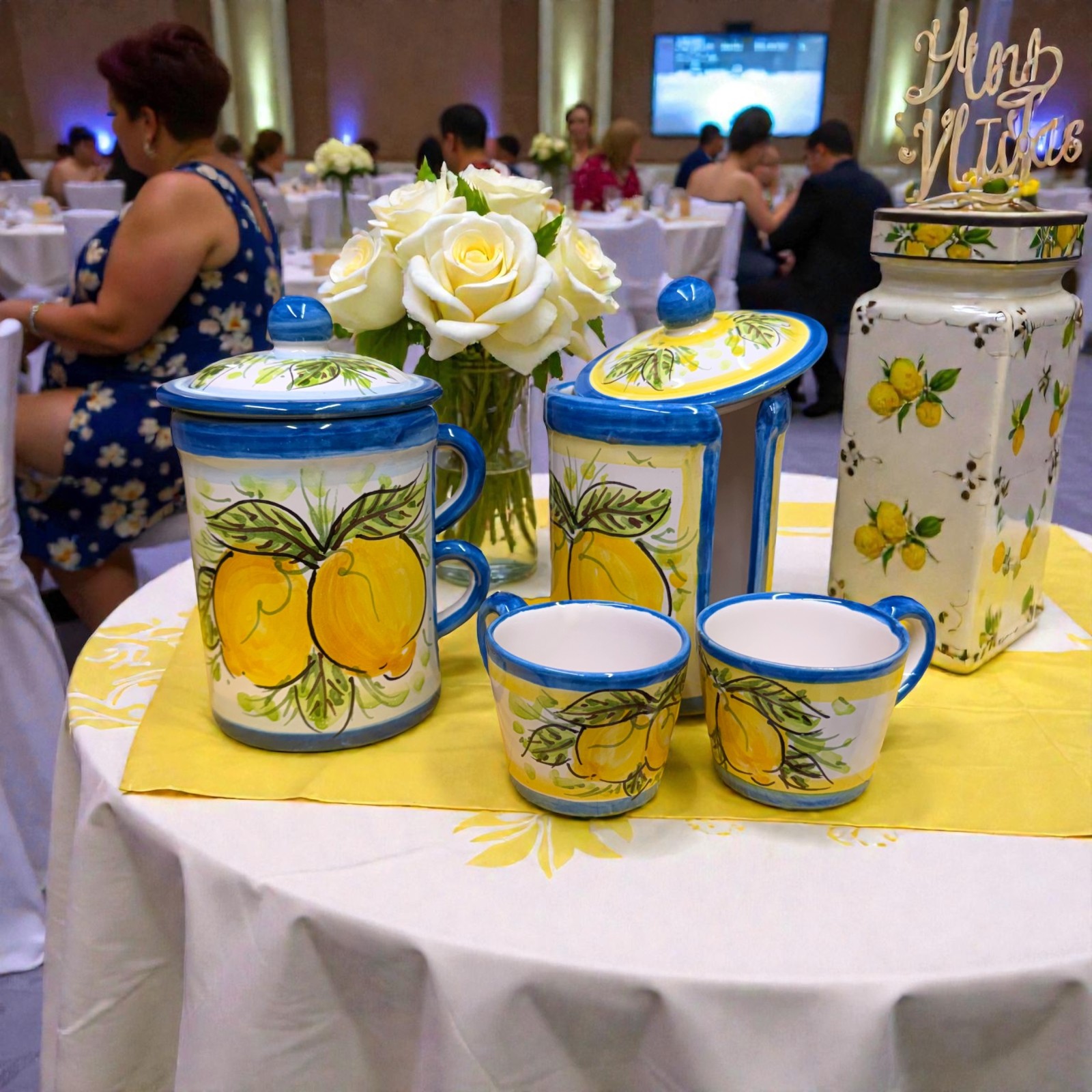 Servizio a due tazzine in ceramica di Caltagirone