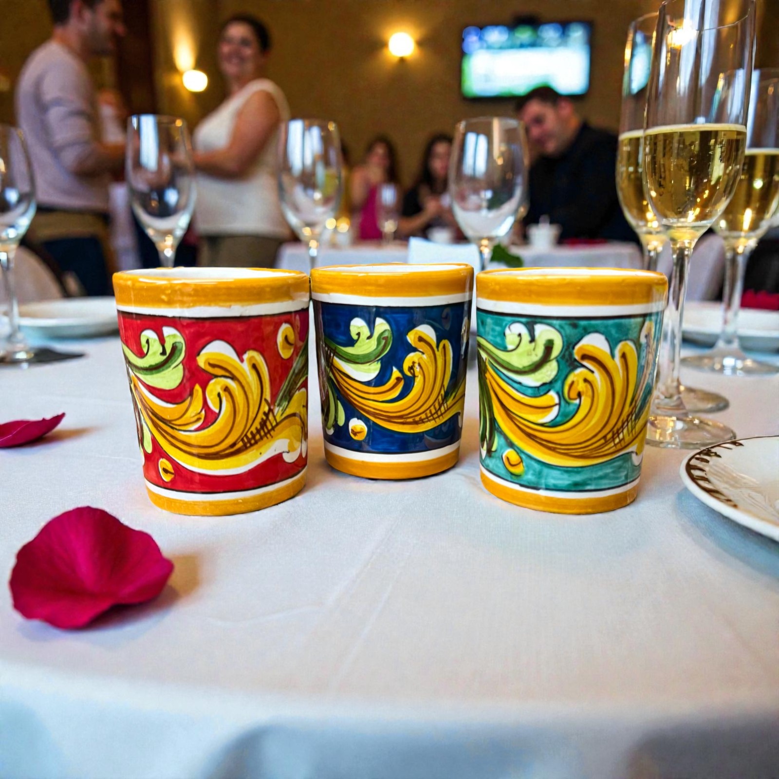 Bicchiere o portapenne in ceramica di Caltagirone