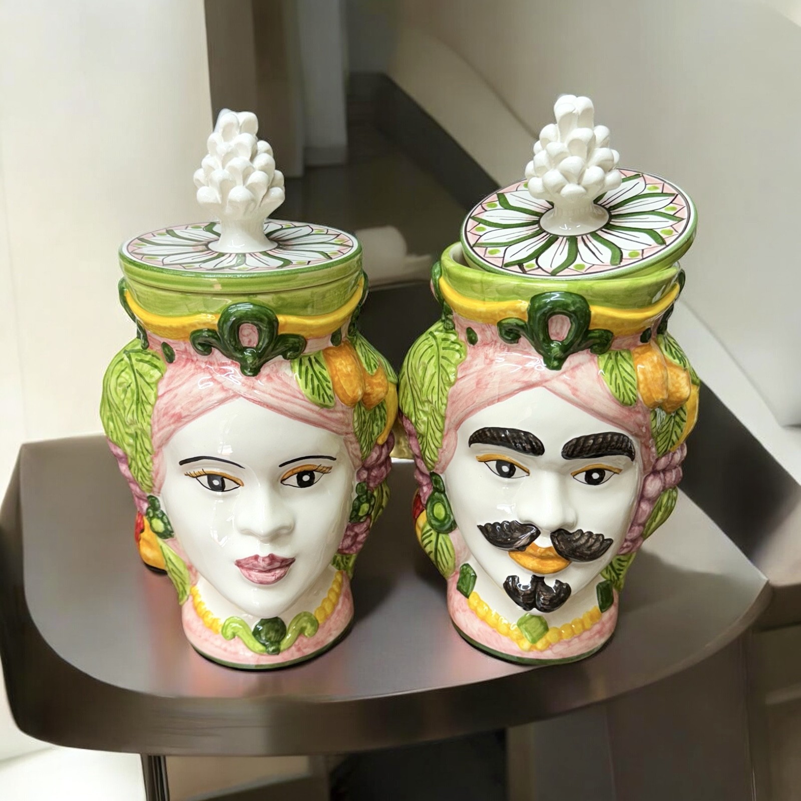 Barattolo a testa di moro H.25 in ceramica di Caltagirone