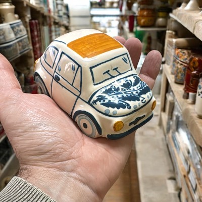 Fiat 500 in ceramica di Caltagirone