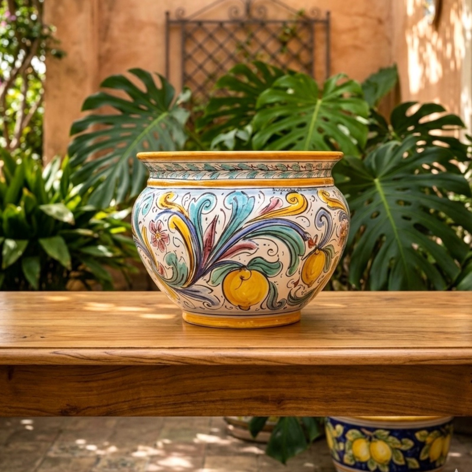 Caspò porta piante decoro dell'800 in ceramica di Caltagirone