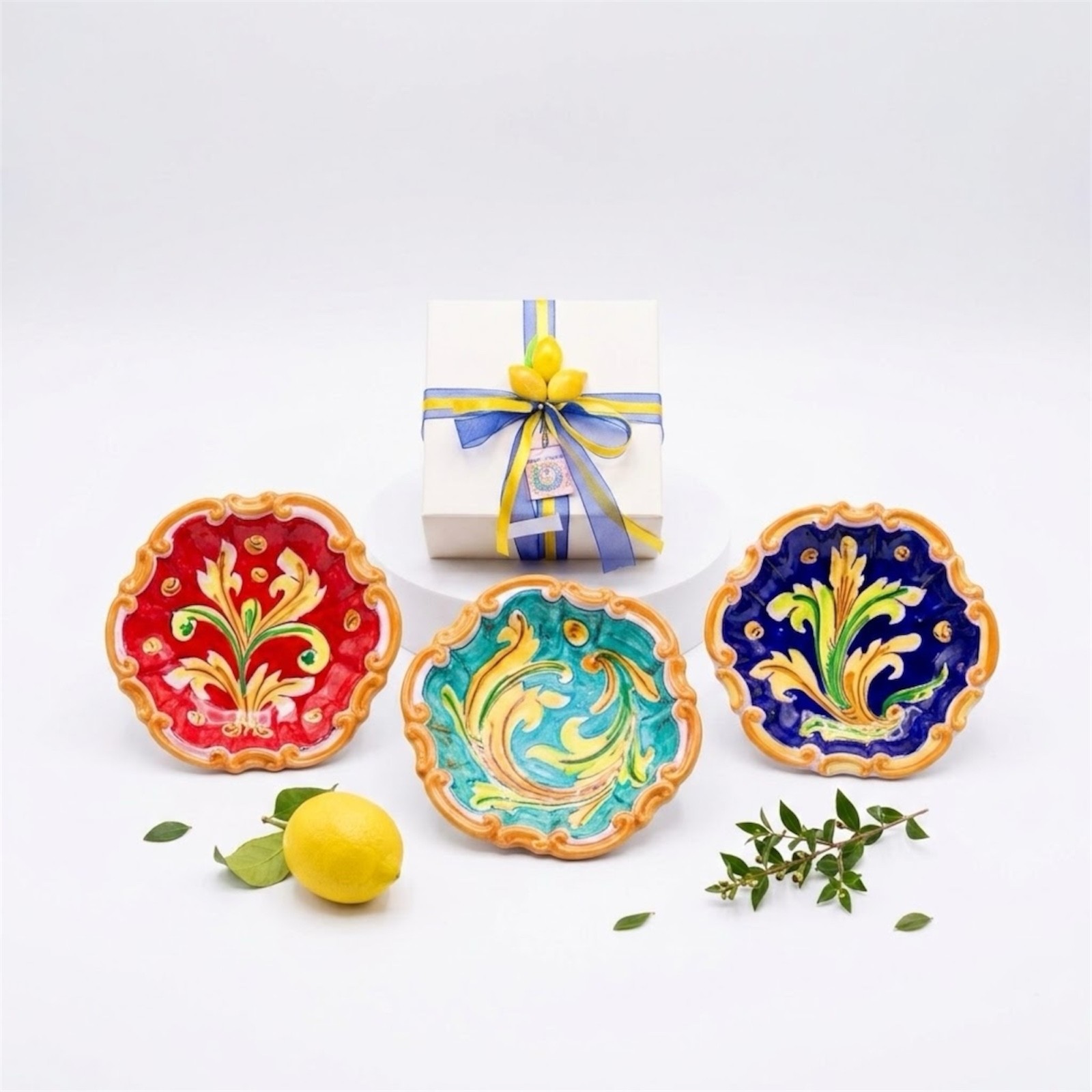 Ciotola Barocca o porta caramelle in ceramica di Caltagirone