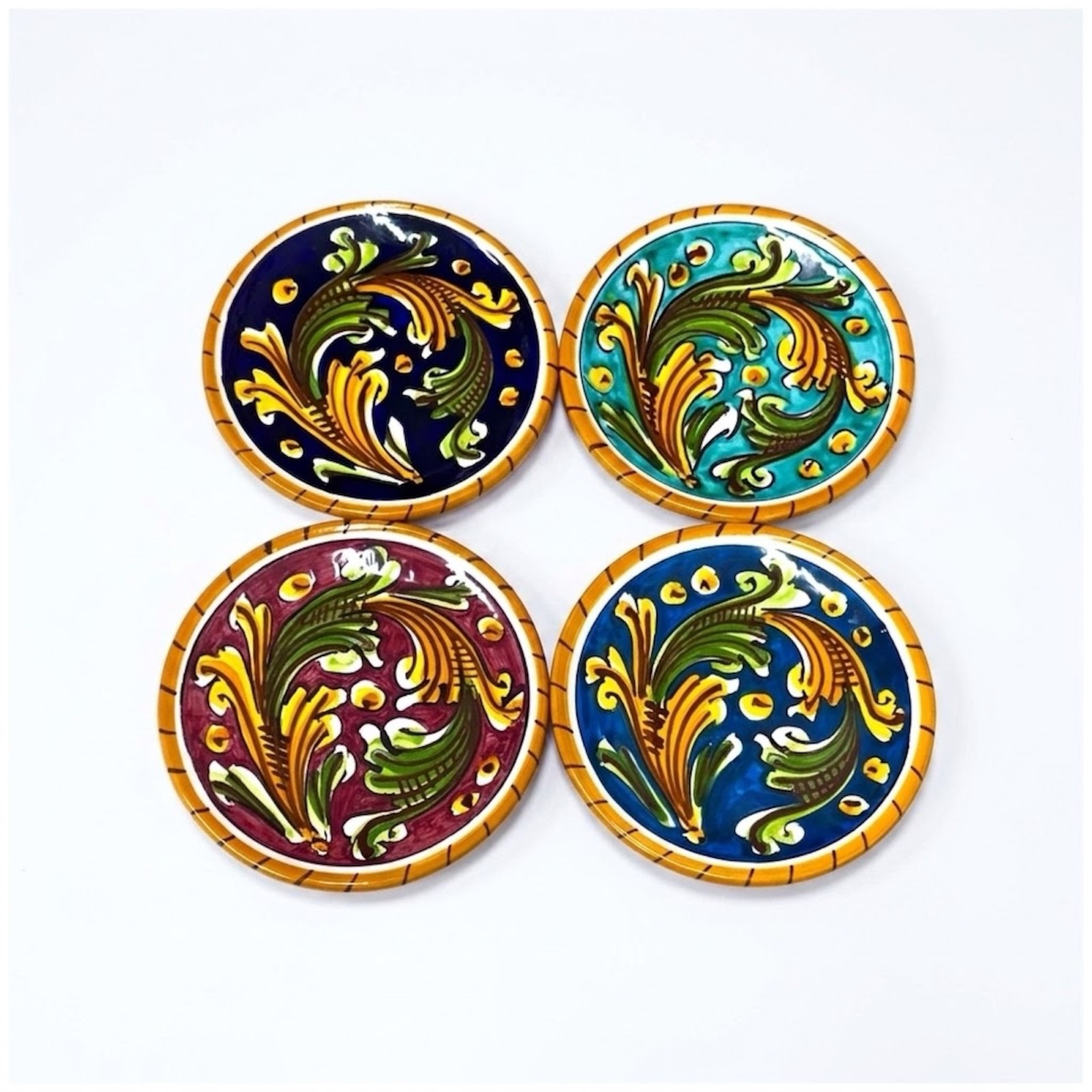 Piatto dec. Ornato in ceramica di Caltagirone