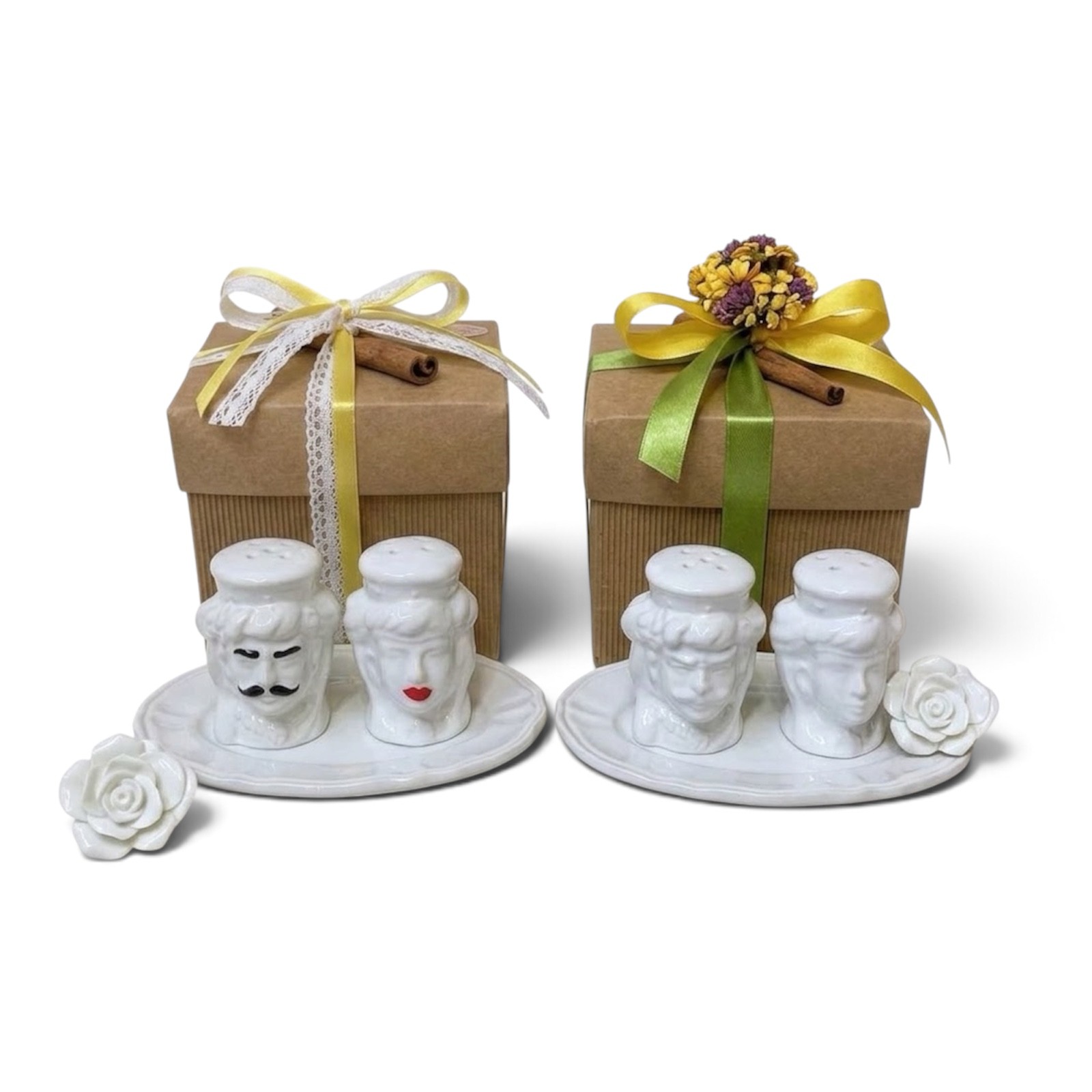 Servizio bianco sale e pepe a testa di moro in ceramica di Caltagirone